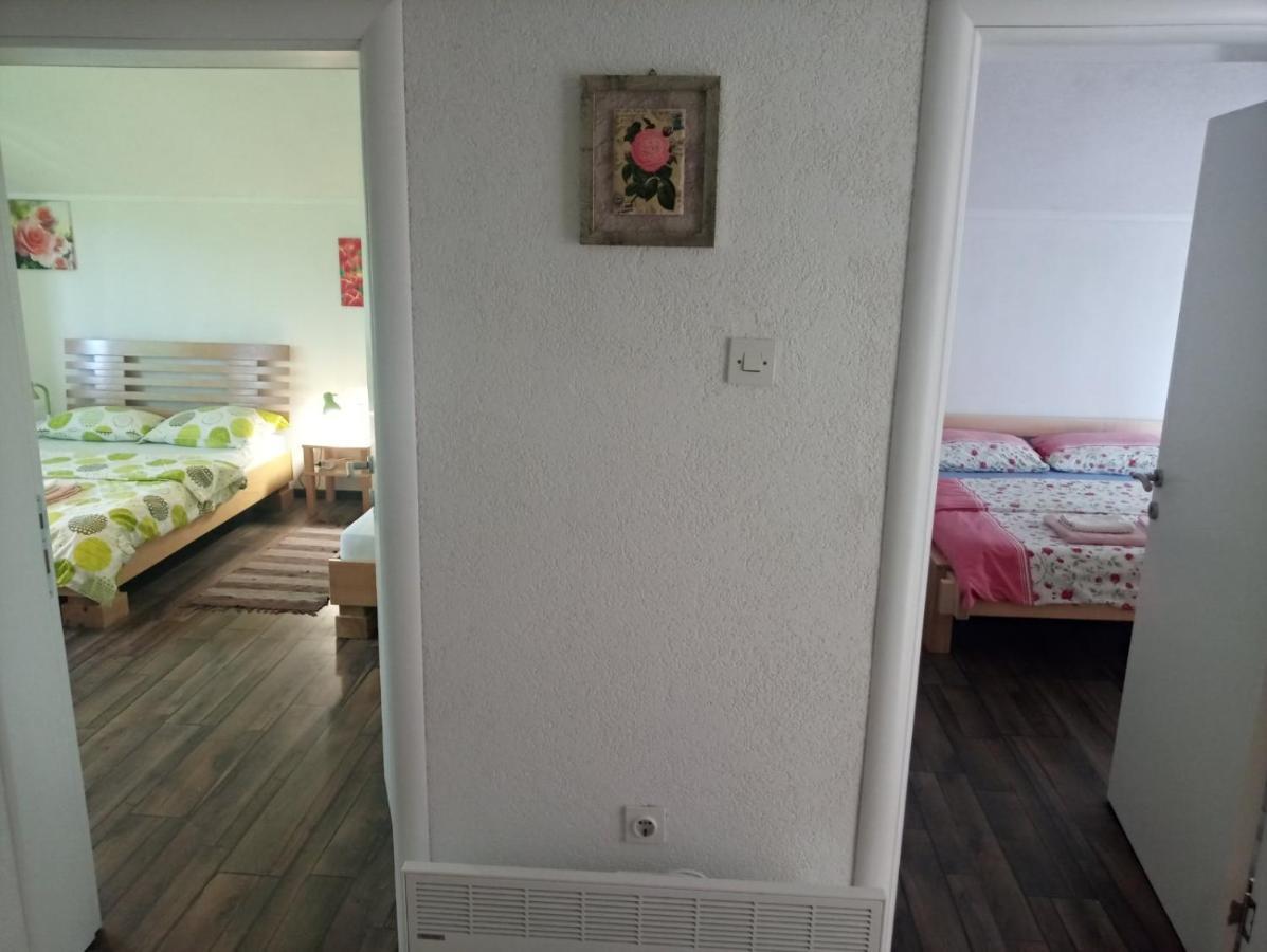 Apartment Gradina Korenica Exteriör bild