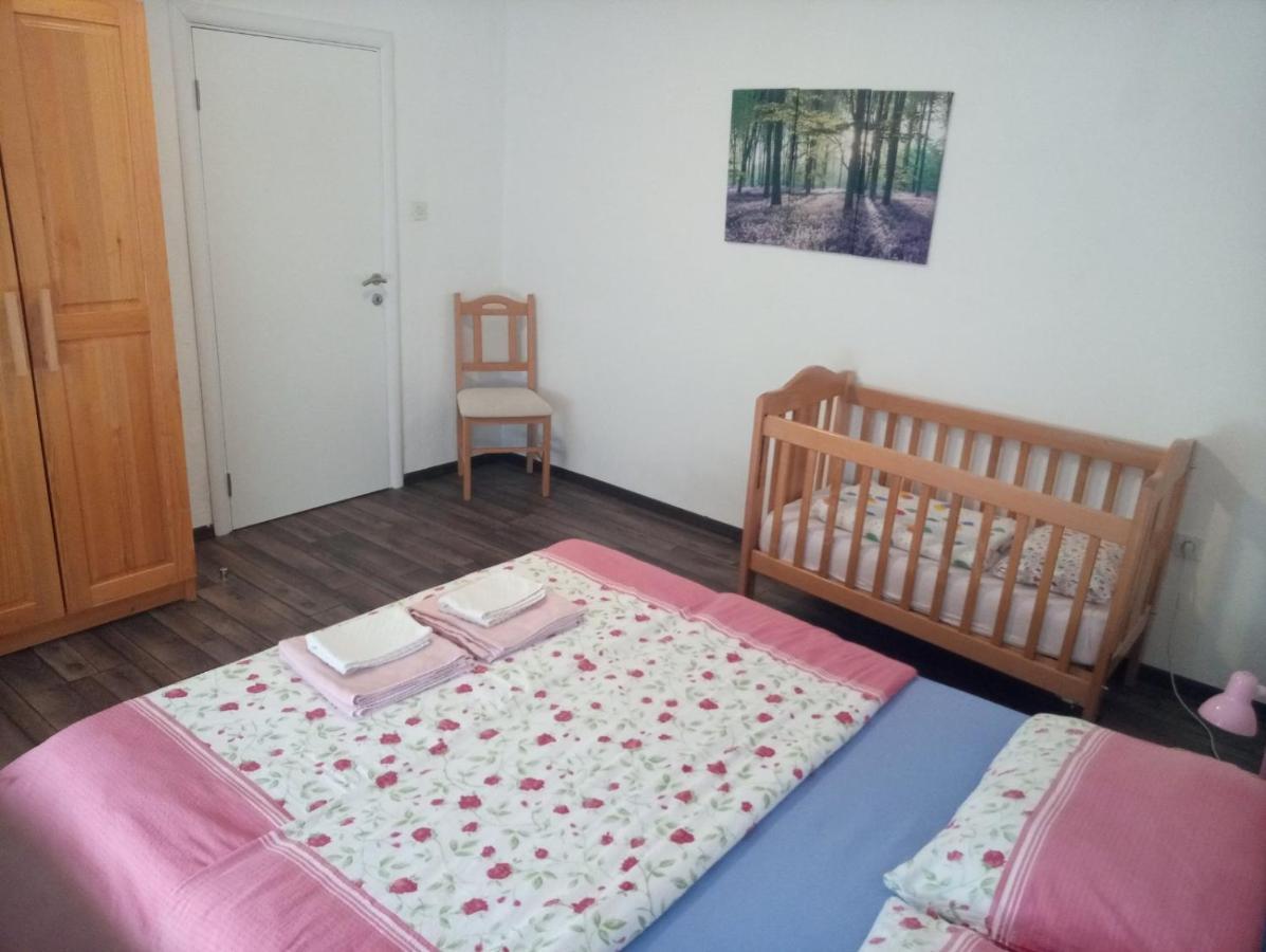 Apartment Gradina Korenica Exteriör bild