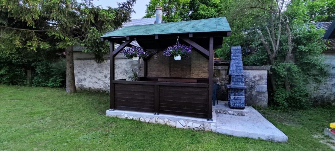 Apartment Gradina Korenica Exteriör bild