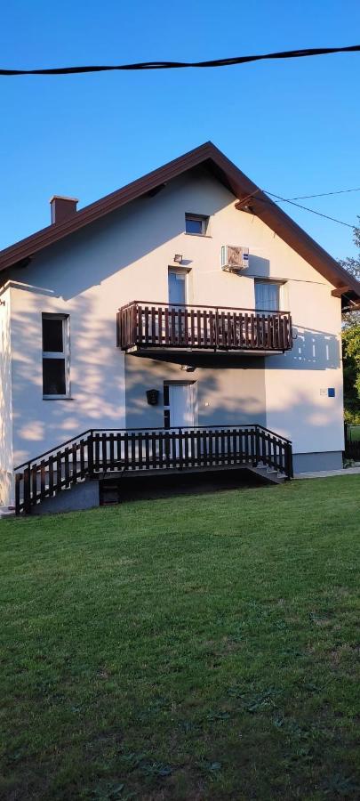 Apartment Gradina Korenica Exteriör bild