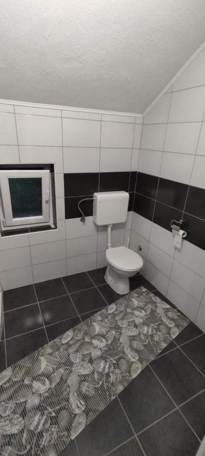 Apartment Gradina Korenica Exteriör bild