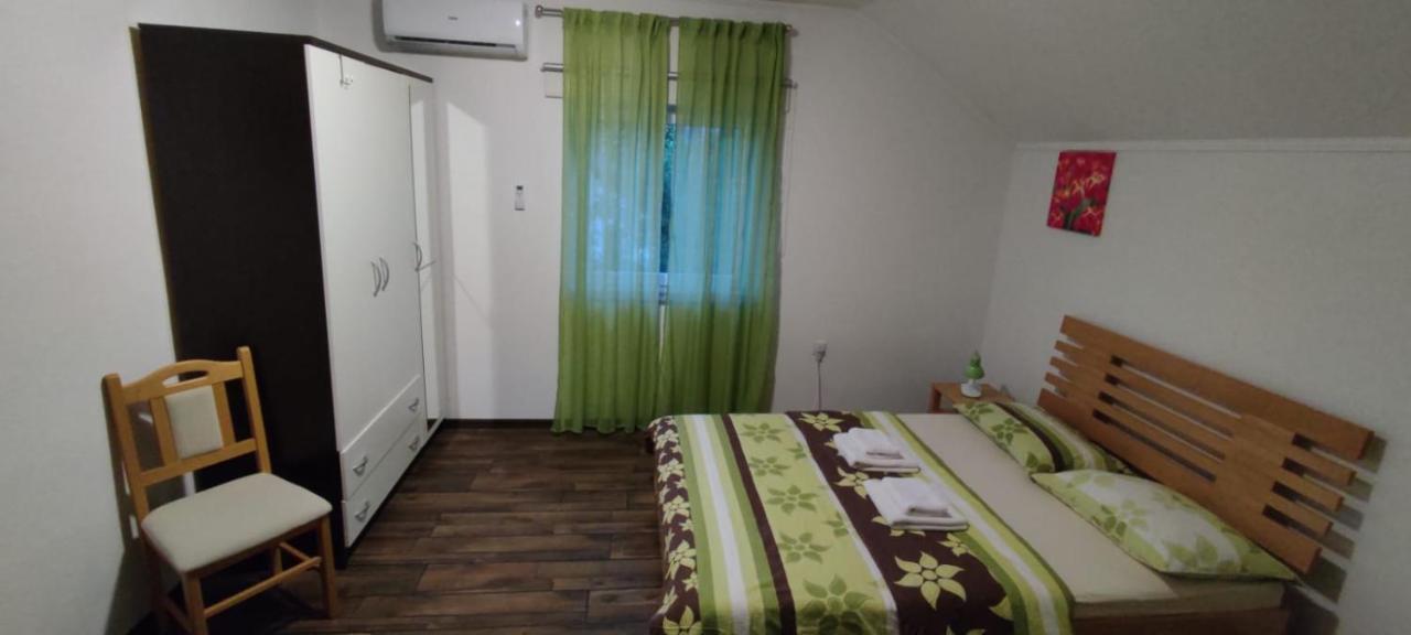 Apartment Gradina Korenica Exteriör bild